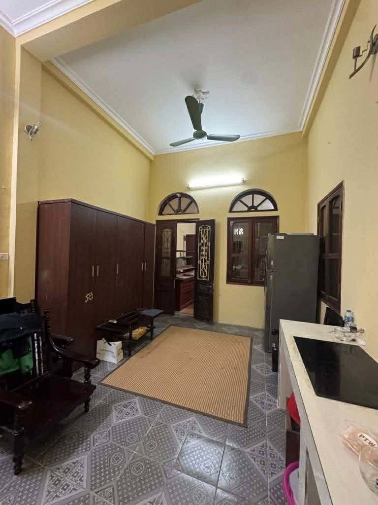 HƠN 8 TỶ CÓ NHÀ 40m2 (50m2 từ T2) x 4 TẦNG THANG MÁY_GẦN PHỐ_NGÕ THÔNG_VỀ Ở NGAY